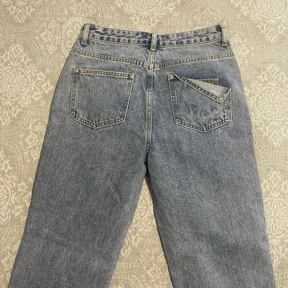 VICI Collection Mila High Rise Distressed Jeans - Picture 4 of 12